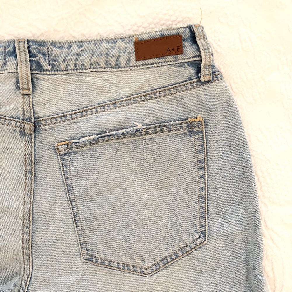 Abercrombie & Fitch Annie girlfriend